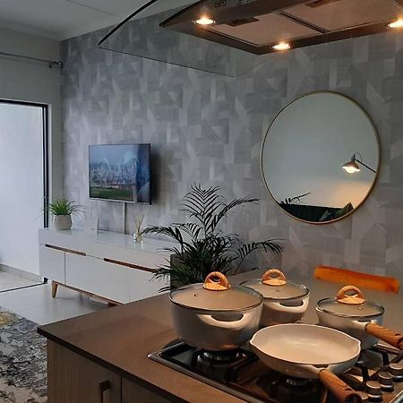 Mikeys Place On New: 2Bed2Bath No.1 With Free Wifinetflix Midrand Exterior photo