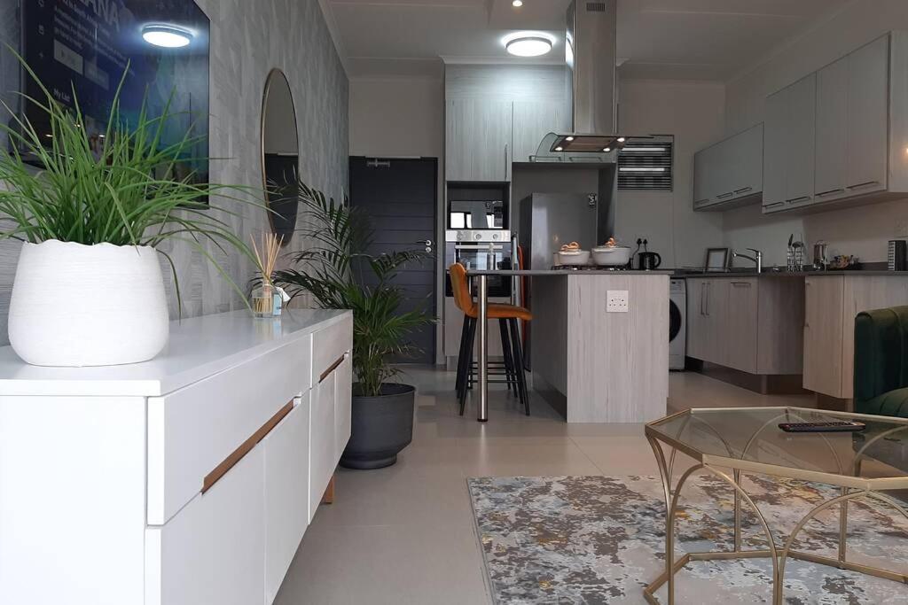 Mikeys Place On New: 2Bed2Bath No.1 With Free Wifinetflix Midrand Exterior photo